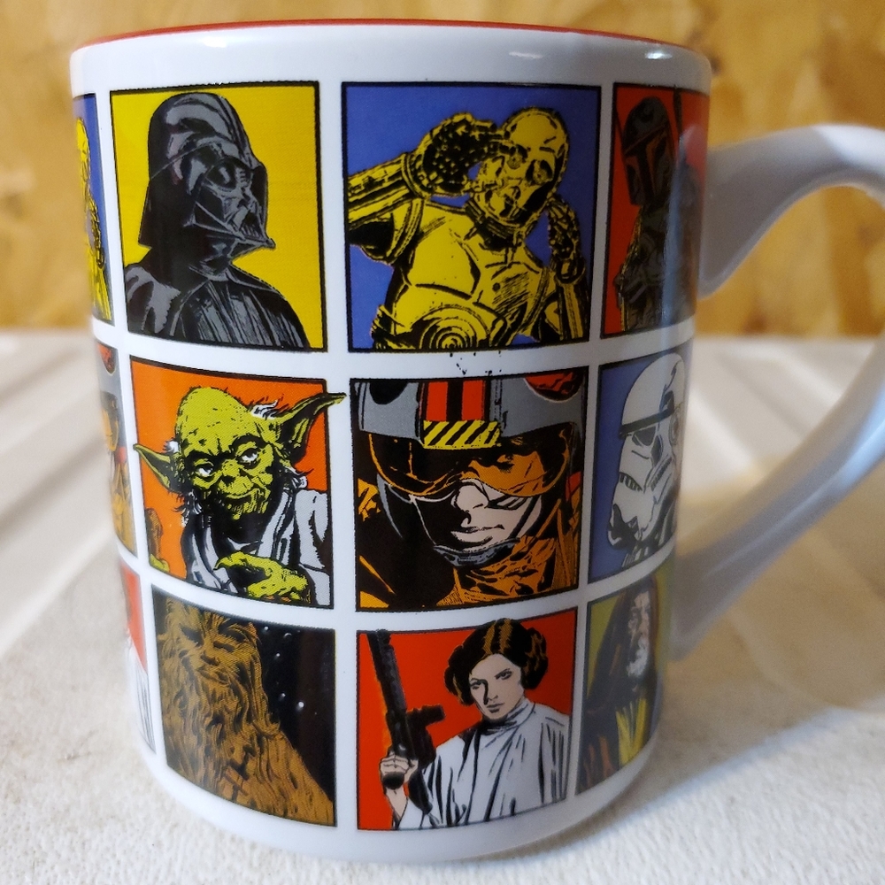 STAR WARS White & Red Mug With Characters 14 oz